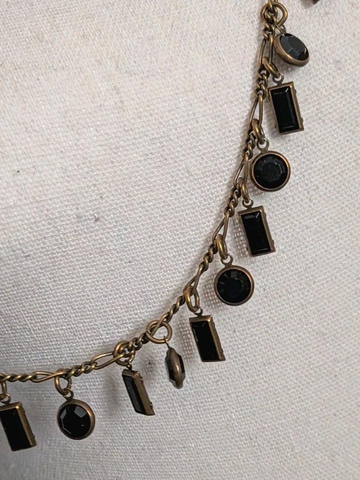Collar vintage Sorrelli años 70 bisel de vidrio negro cuentas dijes tono bronce 40 pulgadas Foto 4 de 4