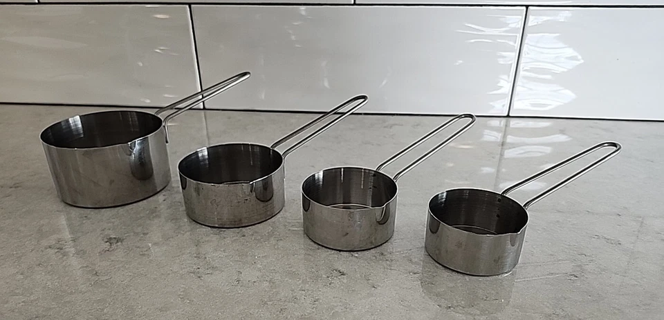 Actualización Internacional Juego de 4 vasos medidores comerciales de acero inoxidable 85606 Foto 4 de 4