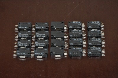 20 Stück Cherry Micro Taster Schalter Microswitch D42Y Wechsler 3A 250VAC ''NEU'' 