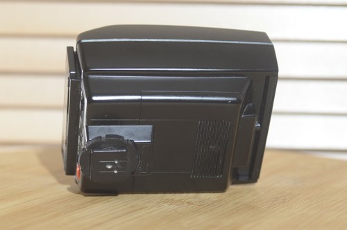 Olympus T32 flash. Fantastic flash for giving your image more depth. - Picture 3 of 9