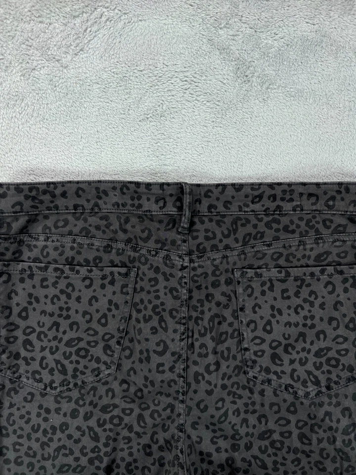 NYDJ Jeans Womens Petite 14P Gray Alina Legging Lift Tuck Leopard Jeans Hi Rise - Image 2 of 4