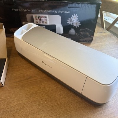 Cricut Maker CXPL301A Bluetooth Smart Cutting Machine Cricut