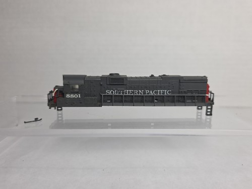 *Solo carcasa* Escala N Con Cor C-636 Southern Pacific SP 8801 Diesel Loco  | Zustand: Used