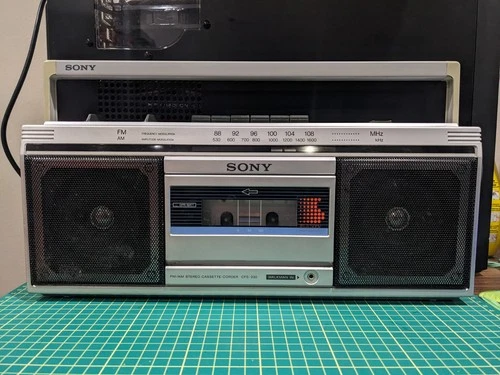 Vintage SONY CFS-230 AM FM Radio Tape Cassette Walkman Boombox - Silver