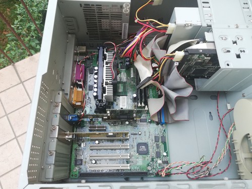 Windows 98 SE Desktop Intel Pentium 3 600 Mhz Slot 1 Seriale Parallela Slot ISA - Afbeelding 10 van 17