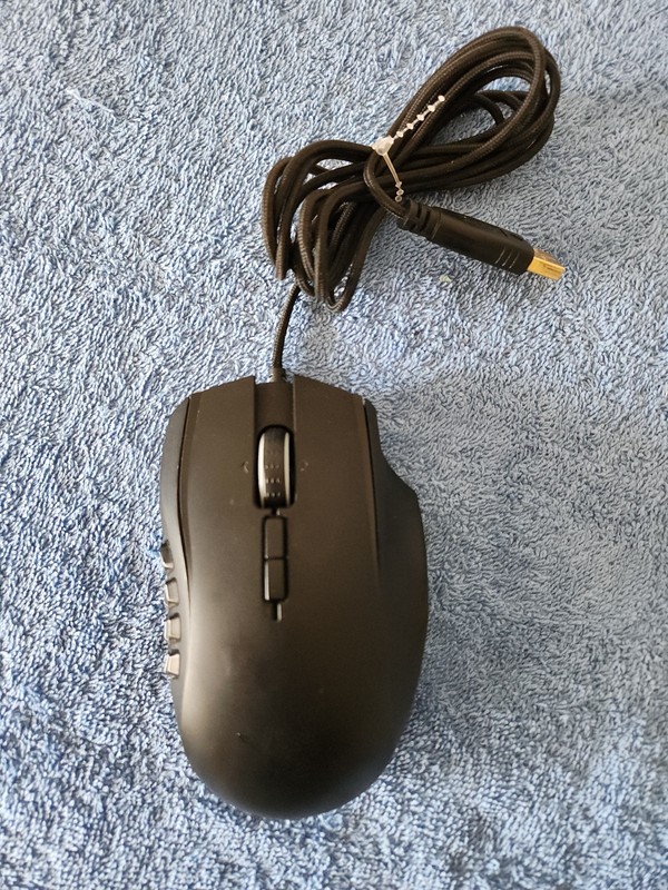 Razer Naga Chroma MMO Gaming Mouse RZ01-0161 12 Side Buttons Tested Works