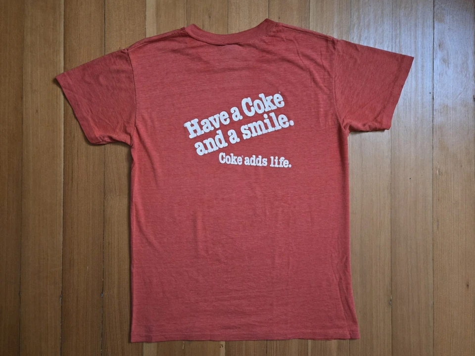 Camiseta vintage con letras chinas de Coca Cola para hombre grande roja puntada única promoción Foto 4 de 4