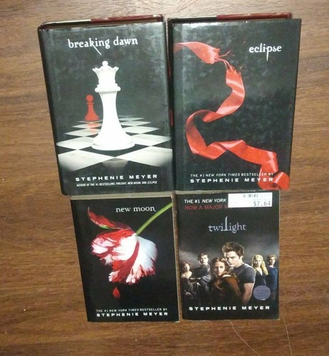 The Twilight Saga Books By Stephenie Meyer - Hard/Soft Cover - SELECT YOUR TITLE - Foto 2 di 12