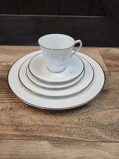 Noritake Virtue Blue Roses On Porcelain Fine China  5 Piece Set #2934