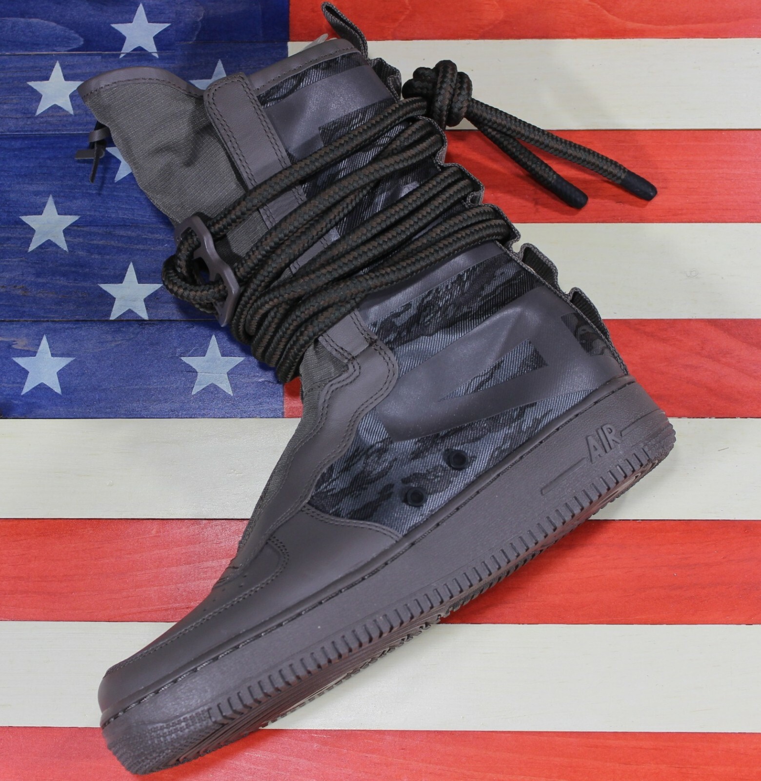 Size 8.5 - Nike Sf Air Force 1 High 