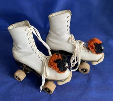Vintage Chicago Roller Skates White Leather WOODEN WHEELS Screamin Demon