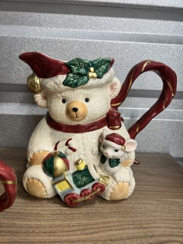 Vintage Fitz and Floyd Omnibus 1995 Weihnachten Teddybär 2,5 Quart Krug & 2 Tassen - Bild 2 von 7