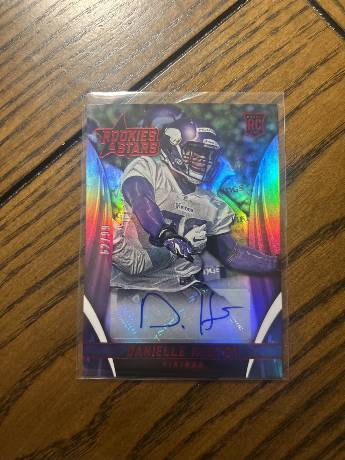 Danielle Hunter Panini Prizm Rookie Signatures #RSDH Red