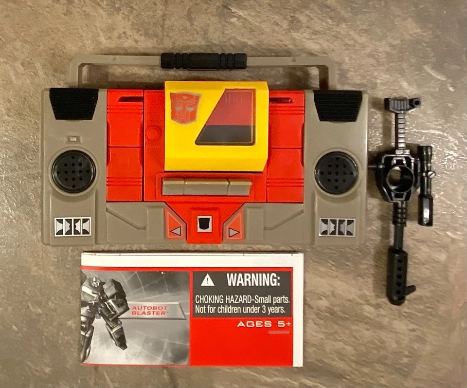 Transformers G1 Blaster Mint New Complete Platinum Edition Intel Ops Hasbro - Image 4 of 4