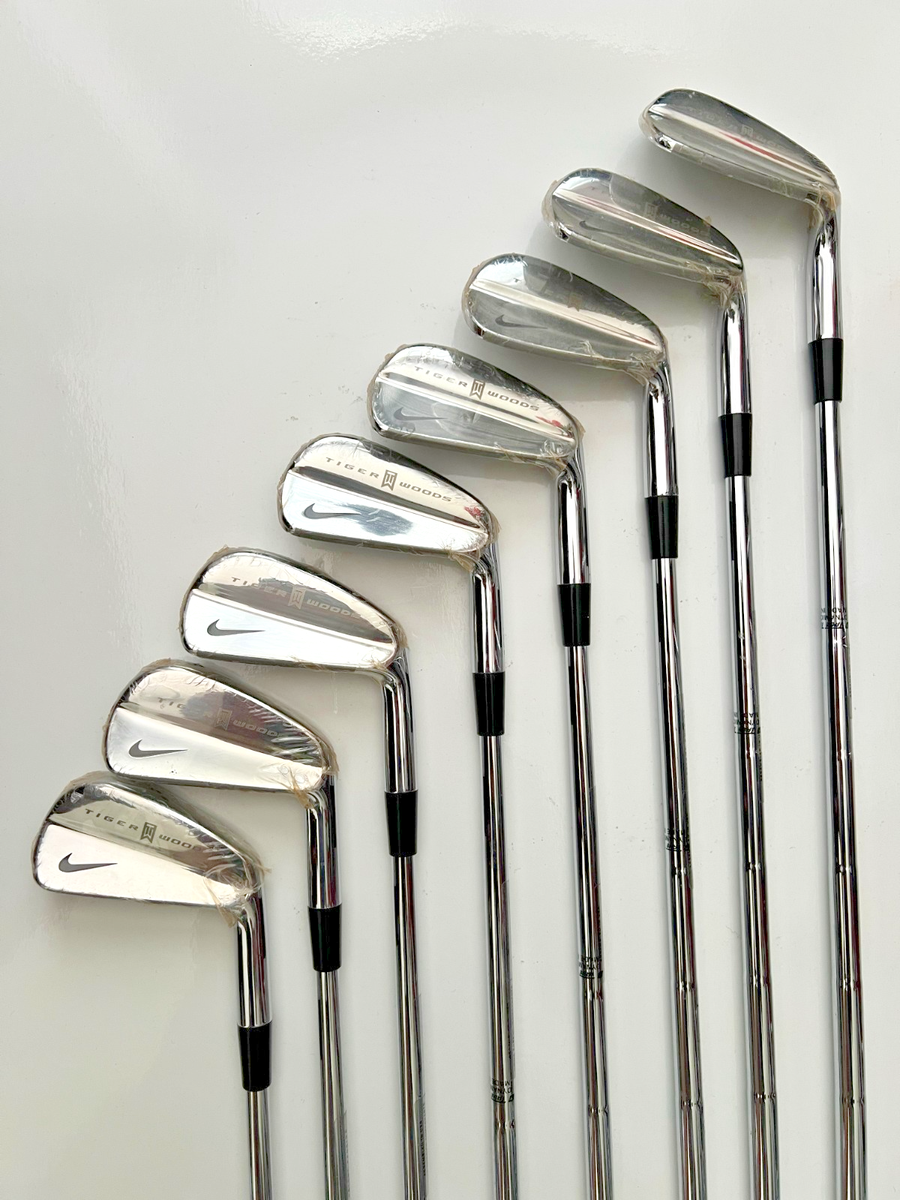 Nike “Tiger Woods” One Of A Kind Irons 2004 + 7.5 Driver + Buick