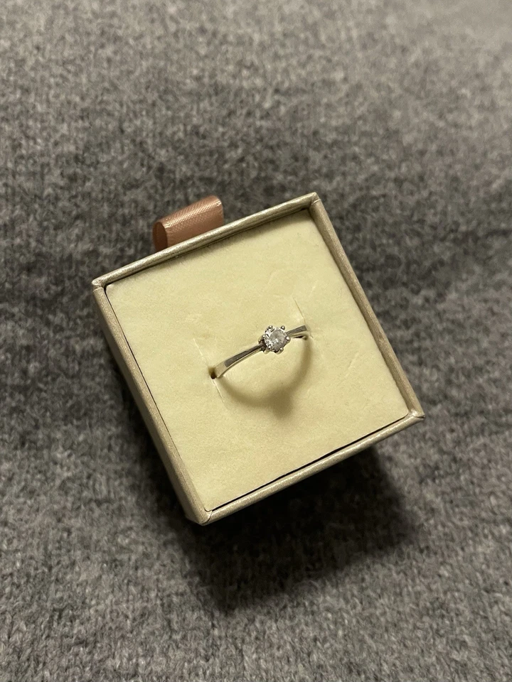 2 Gramm 333 weißgold Ring Verlobungsring