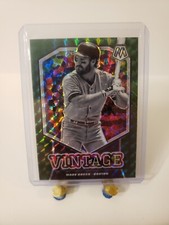 2021 Panini Mosaic Wade Boggs Vintage Green Mosaic Prizm Card #V5