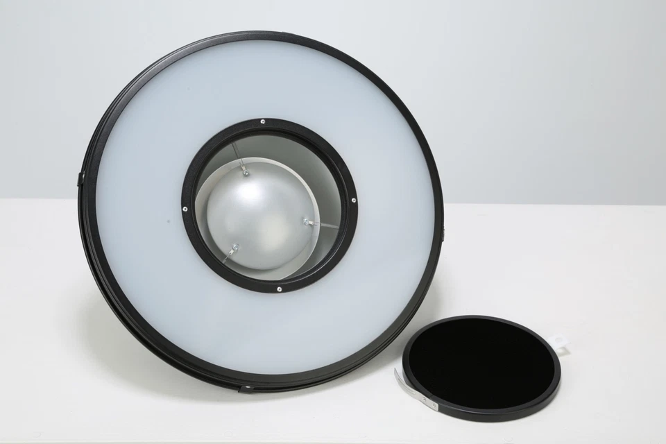 Bowens Studio Lighting BW-1899 Reflector and BW-1866 Grid Defuser - Image 2 of 4