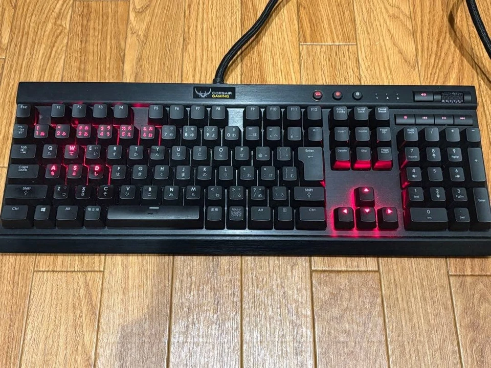 Corsair K70 Mechanical Gaming Keyboard Red Switch Used - Image 4 of 4