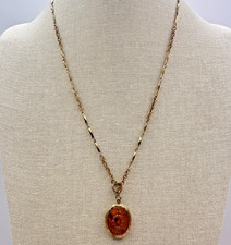 Collar medallón ovalado grabado tono dorado vintage años 80 cadena de eslabones de barra joyería boho