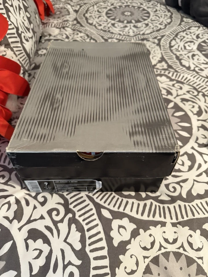 Jordan 14 Forest Green 男式运动鞋 9 码 — 第 3/4 张图片