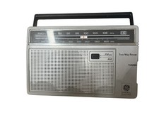 Vintage GE General Electric AM/FM Two-Way Power  Battery Radio Model 7-2660B