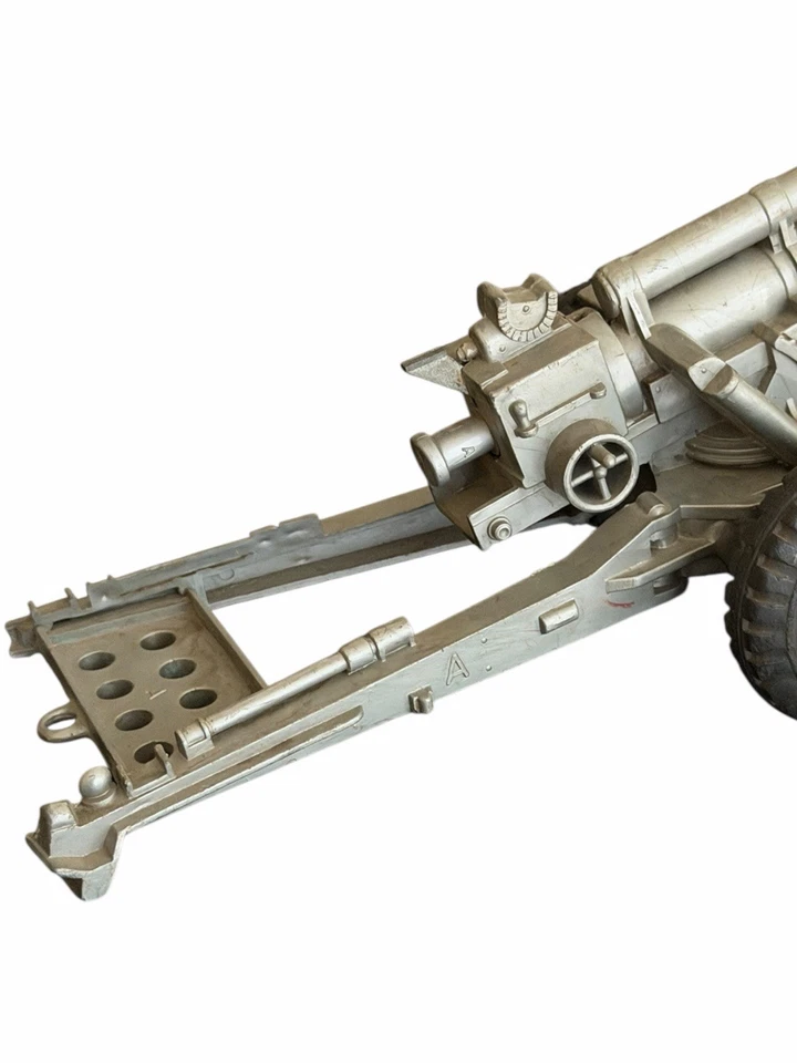 Cañón obús vintage de juguetes Marx 12" gris metálico Foto 4 de 4