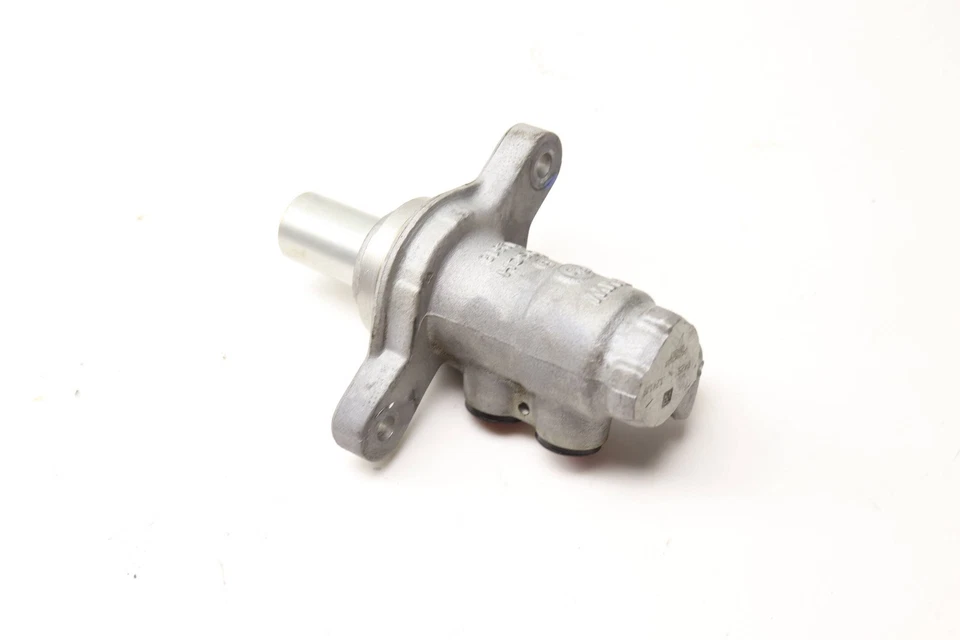 2015-2016 BMW M235I XDRIVE - Brake Master Cylinder 6851095 - Image 2 of 4