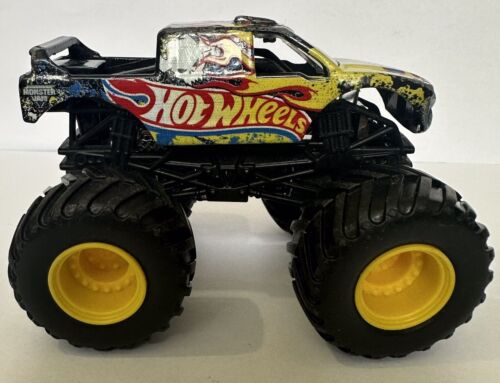 Hot Wheels Monster Jam Team Hot Wheels Firestorm 2017 1:64 Yellow Rims - Picture 2 of 10