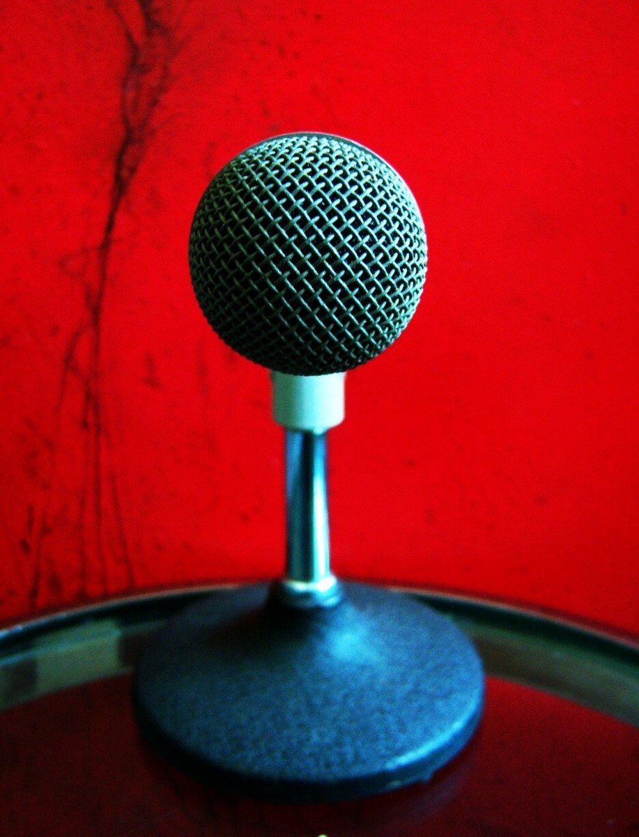 Vintage 1980's Electro Voice PL95 dynamic cardioid microphone w