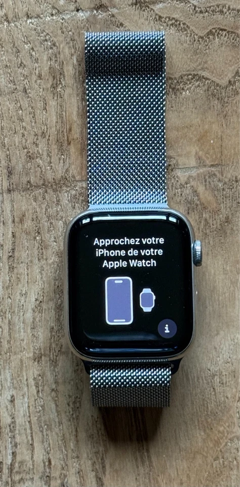 Apple Watch Series 6 44mm Boîtier avec Bracelet Milanais - Аcier inoxydable,...  - Photo 2/2