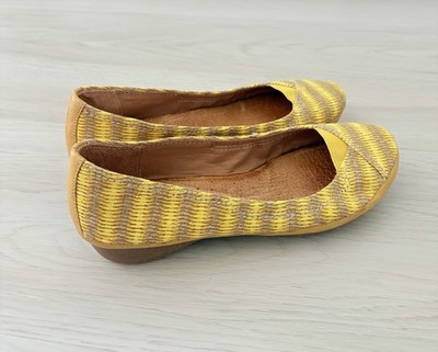 Naya River Chevron Striped Ballet Flats Yellow Fabric Leather Trim Comfort 7W