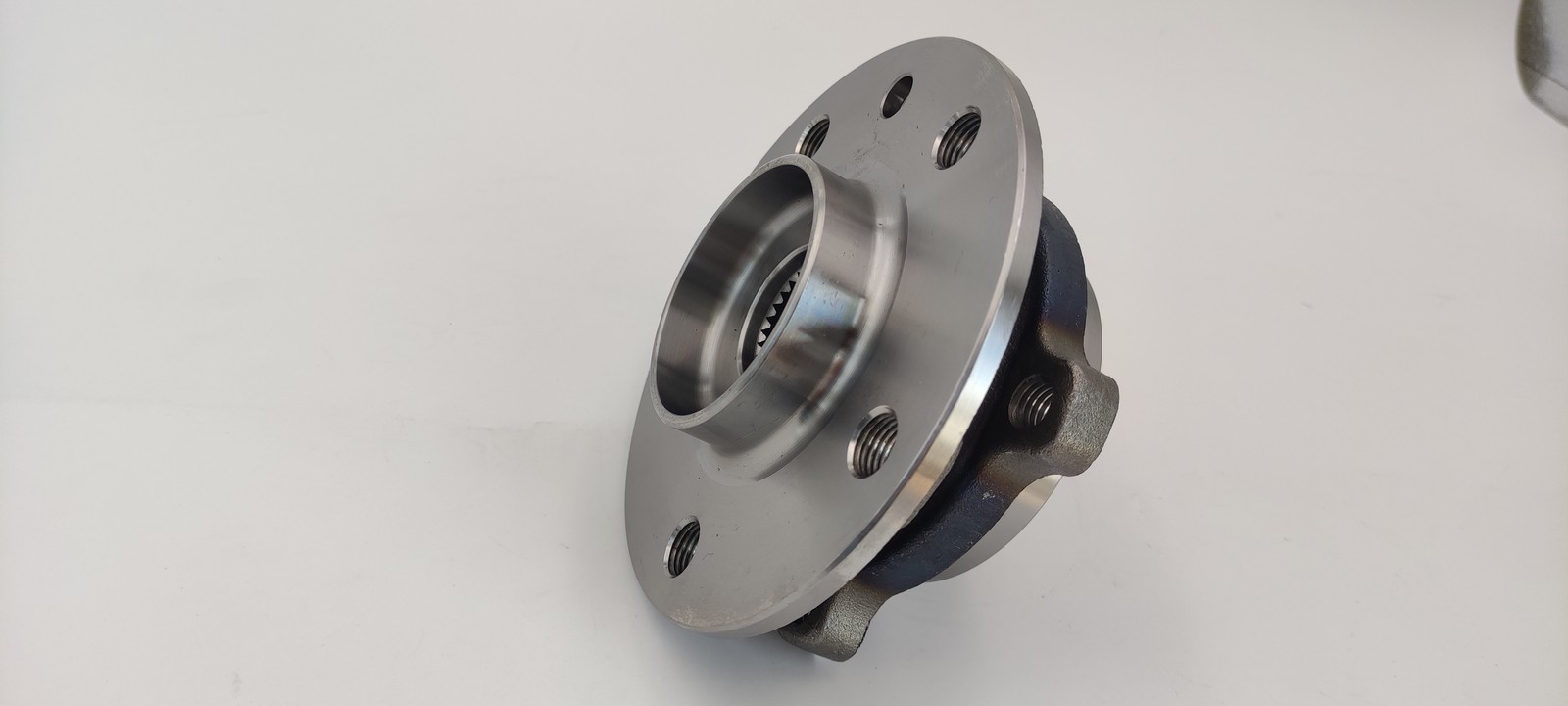 670003580 Front Wheel Hub Bearing Fit 2014-2020 Maserati Quattroporte AWD