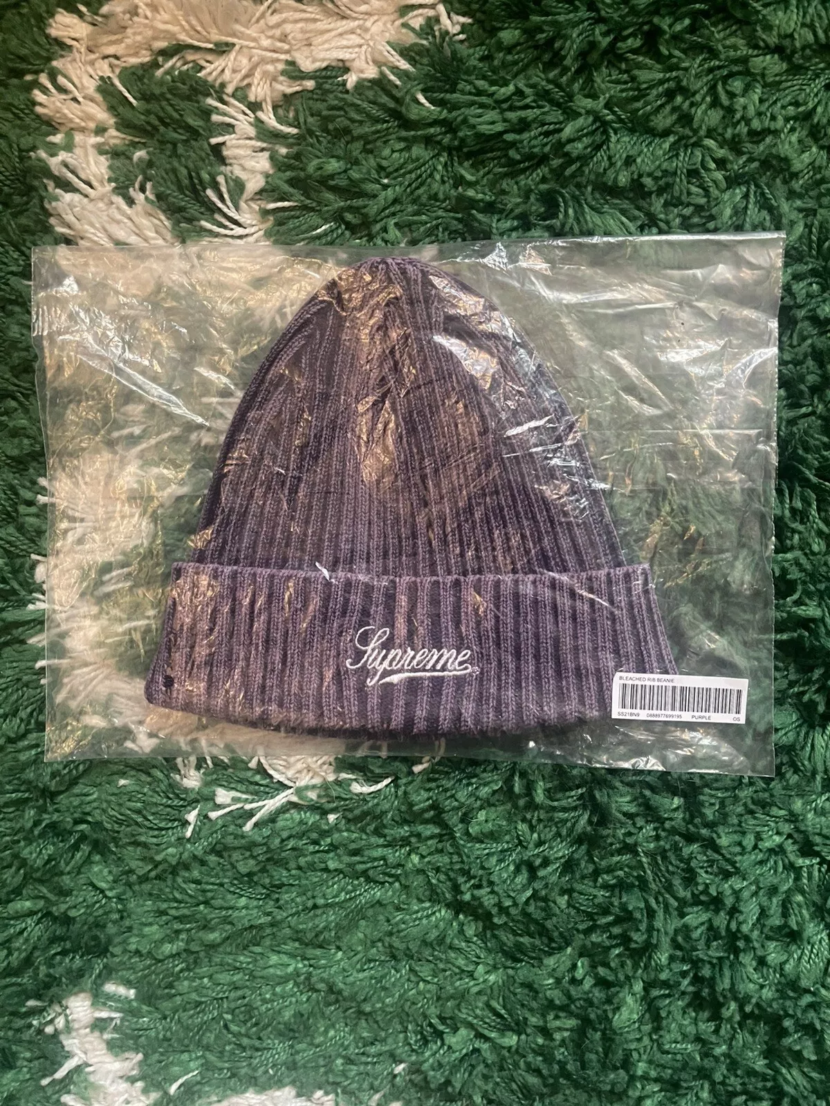 Bonnet Supreme côtelé blanchi violet saison SS21