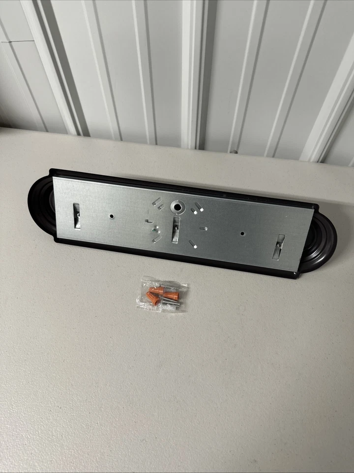 Luz de tocador de baño Maxim Lighting Essentials de bronce frotado con aceite de 3 luces Foto 3 de 4