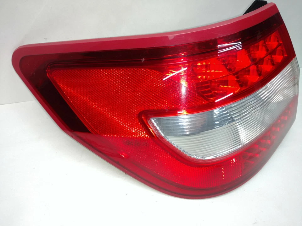 Lincoln MKZ Zephyr 2006-2009 luz trasera conductor lado izquierdo Foto 4 de 4