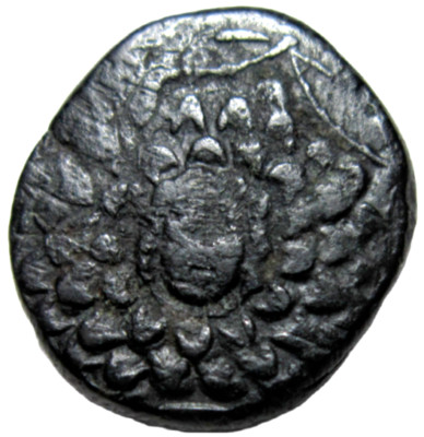 PONTOS, AMISOS. AE 20, UNDER MITHRADATES VI, 85-65 BC. AEGIS-GORGON/NIKE.