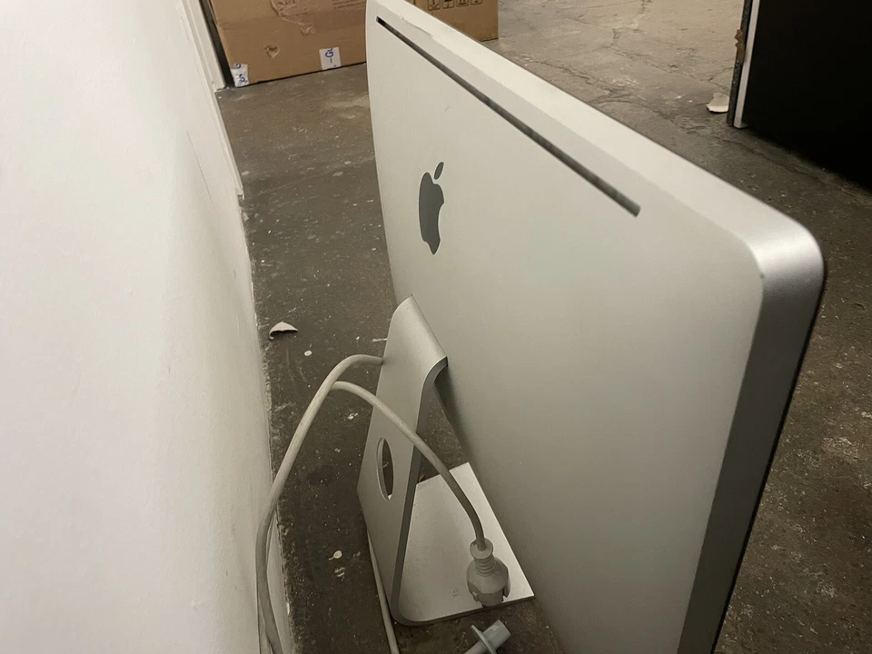 Apple iMac 21,5" Desktop - MD093LL/A (Novembre, 2012) - Immagine 3 di 4