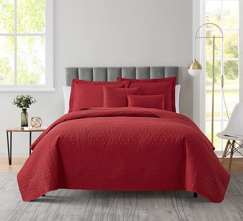 coverlet and quilt