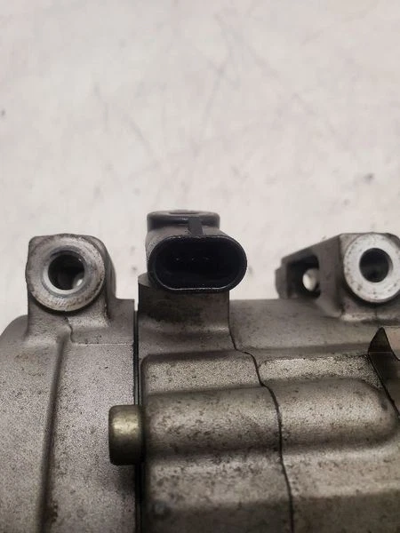 2005-2015 Toyota Tacoma Air Condition Compressor Assembly OEM - Image 4 of 4