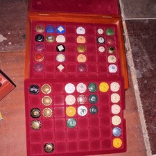 Lot capsules champagne collection blason/évènement + de 50 en coffrets