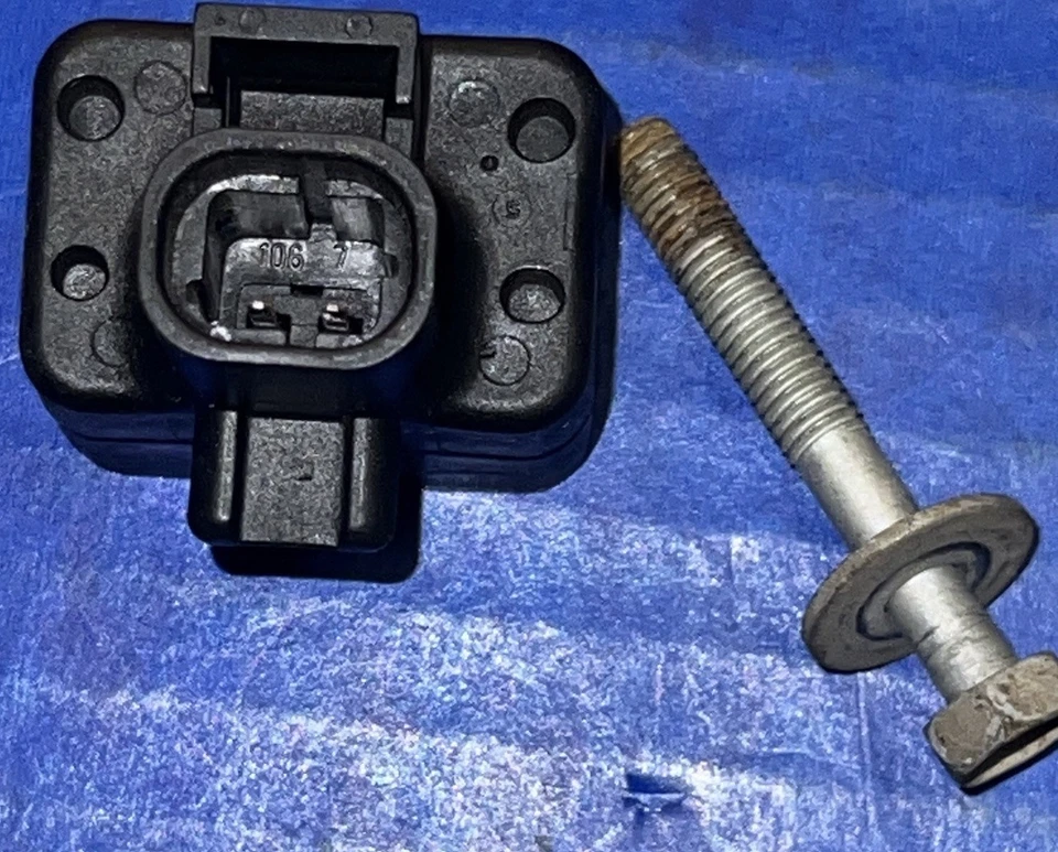 2007 TAHOE Chevrolet GMC Yukon FRONT sensor Gm 15854647 OEM - Image 2 of 2