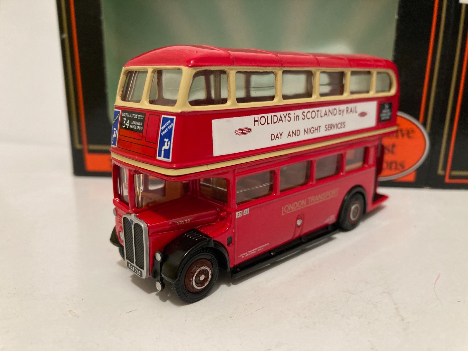 EFE 10124 AEC SRT London Transport 1/76 scale boxed free post