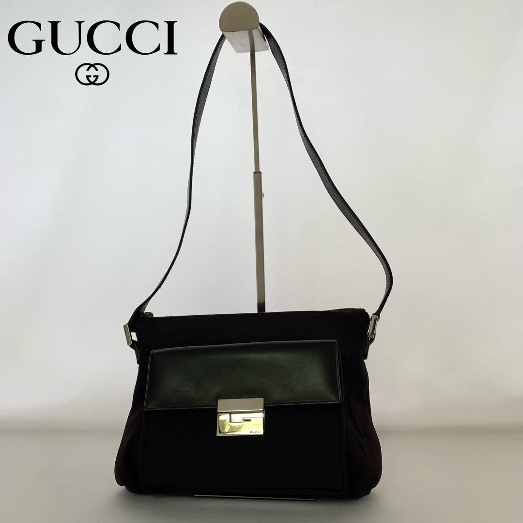 GUCCI Shoulder Bag with Silver Metal Fittings in Black