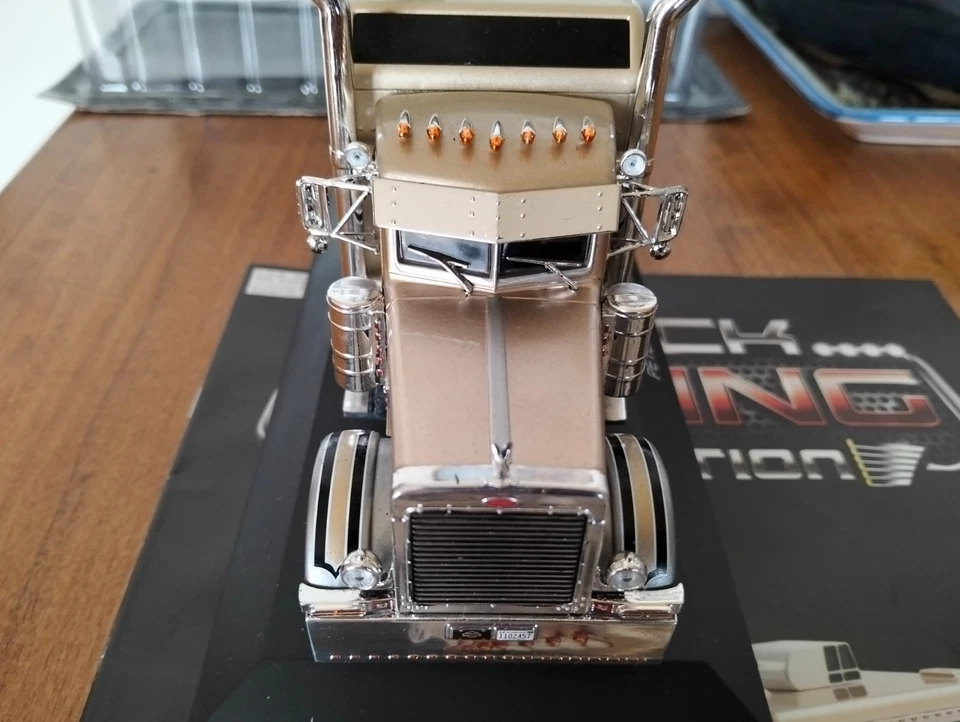 camion 1:43 Peterbilt 379 custom - Immagine 4 di 4