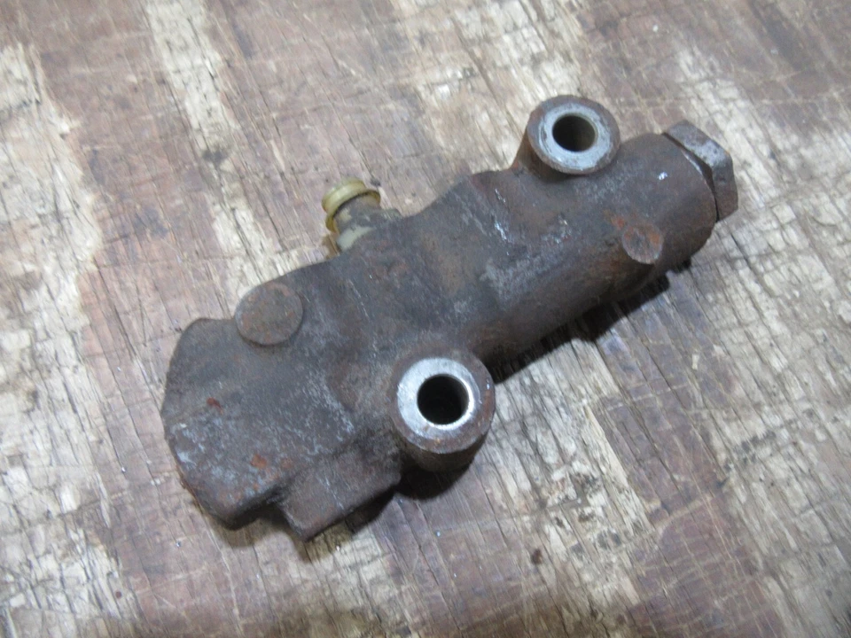 Chevrolet Camaro 1978 stock línea de freno porción válvula de control bloque montaje  Foto 2 de 4