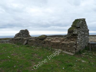 Photo 12x8 Ruin, Hill of Lychrobbie Badnagie A platform in the Beatrice oi c2010