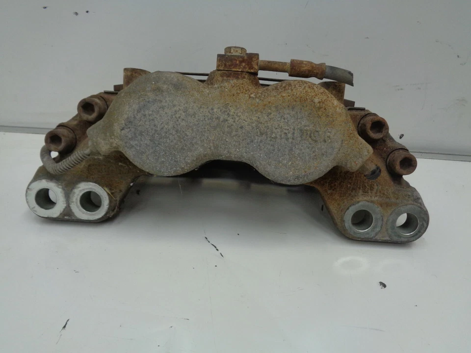 06-07 GMC C7500 Topkick Brake Caliper Front Right Passenger Side OEM AK2010110 - Image 4 of 4