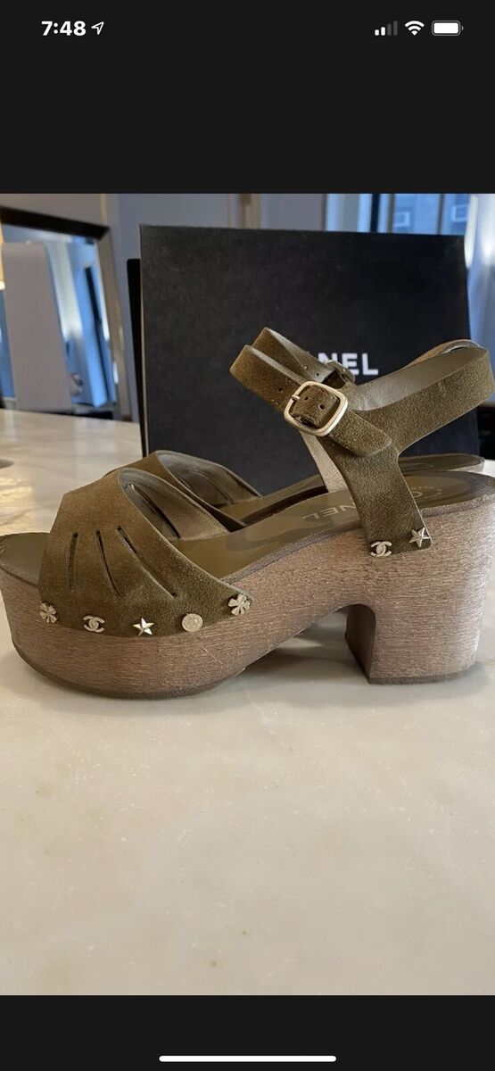CHANEL Khaki Brown Suede Platform Clog Sandals Shoes w/CC Charms 38 $975