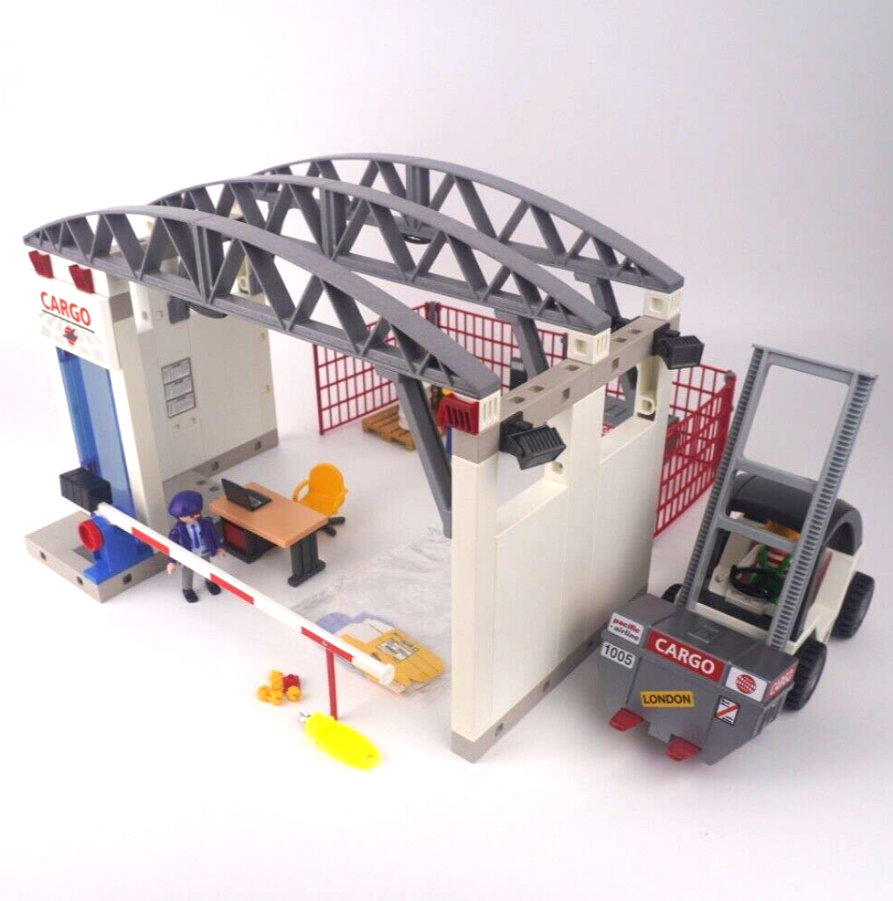 Playmobil 4314 Cargo Zone with Forklift 100% Complete with Partial